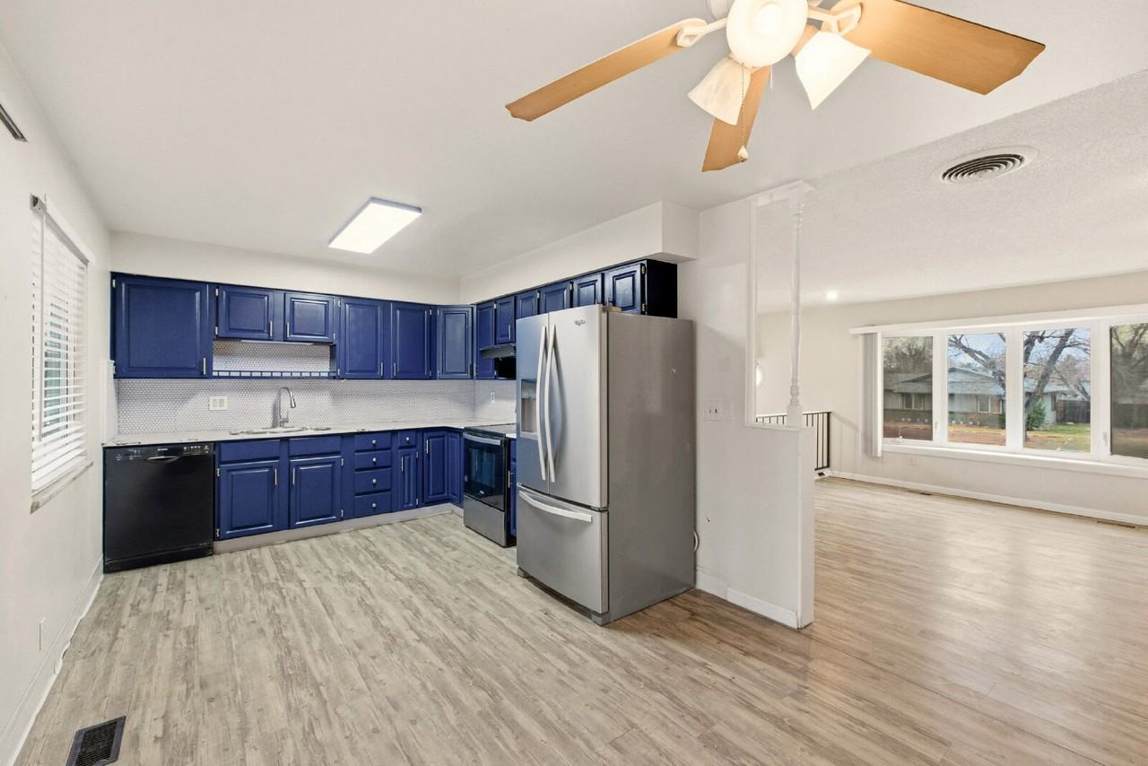 1622 S Troy St - Photo 7 of 26