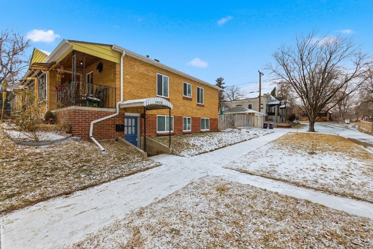 2838 E 11th Ave - Photo 2 of 14