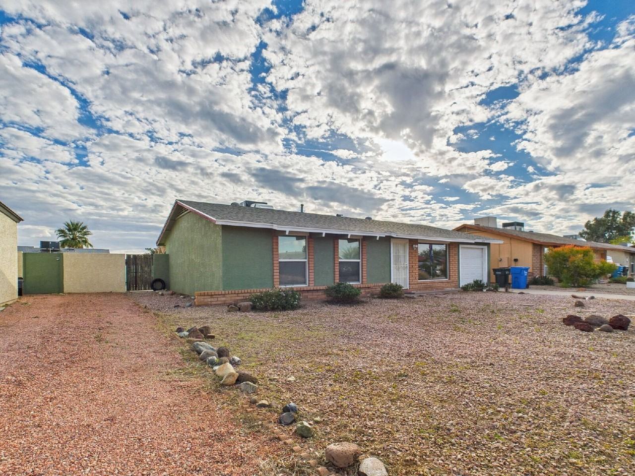 1473 W Mohawk Ln - Photo 2 of 21