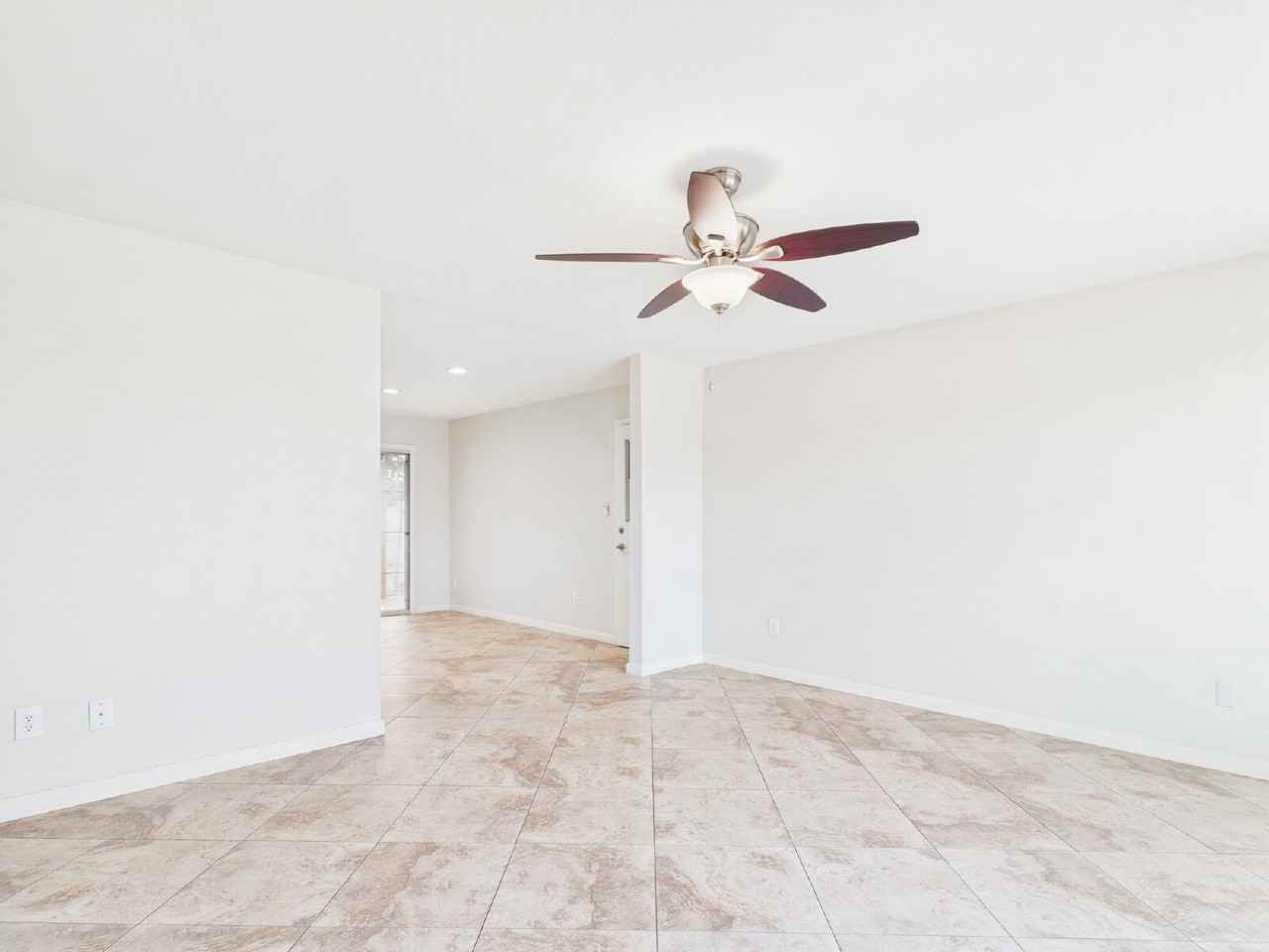 1473 W Mohawk Ln - Photo 4 of 21