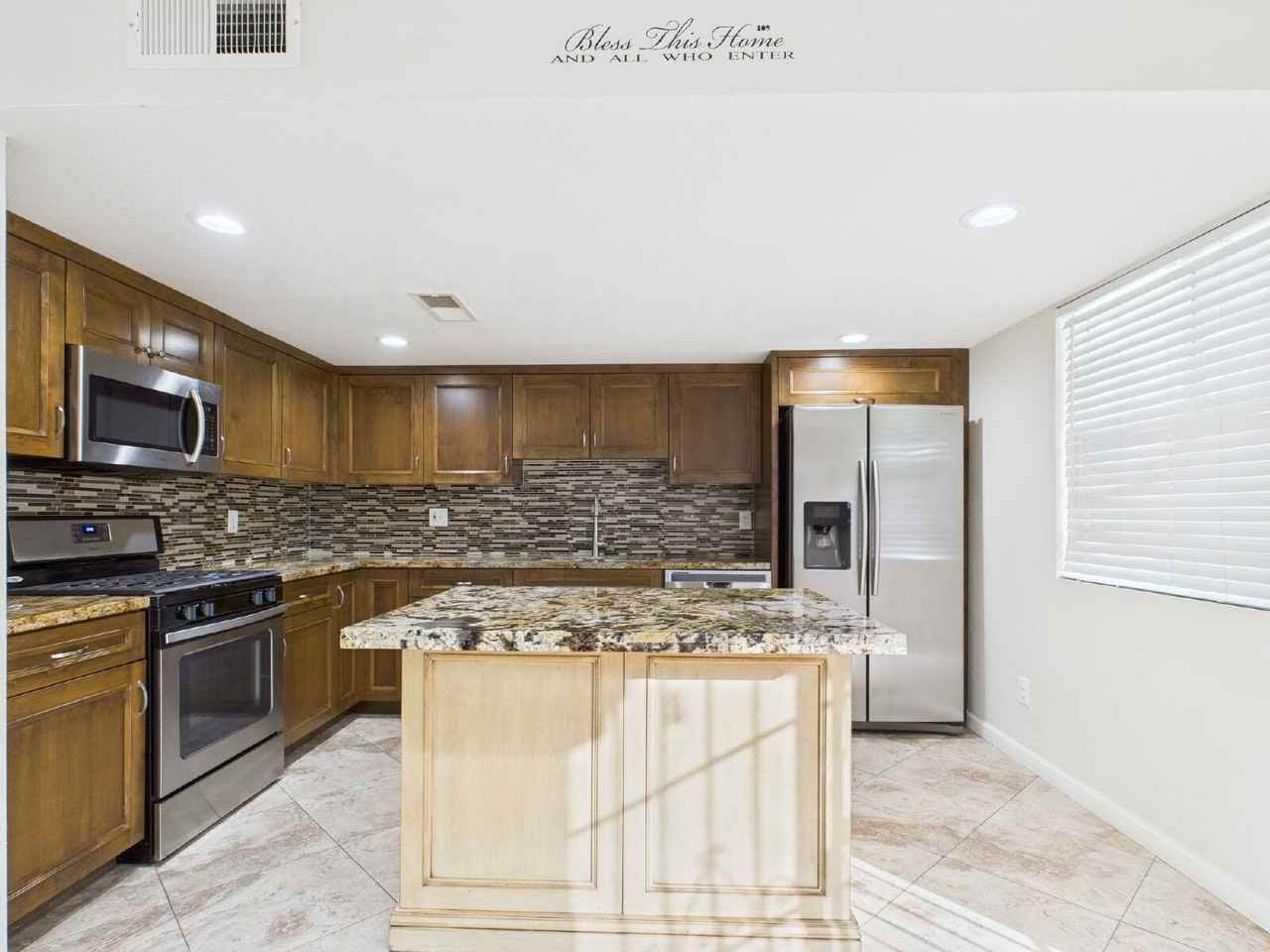 1473 W Mohawk Ln - Photo 6 of 21