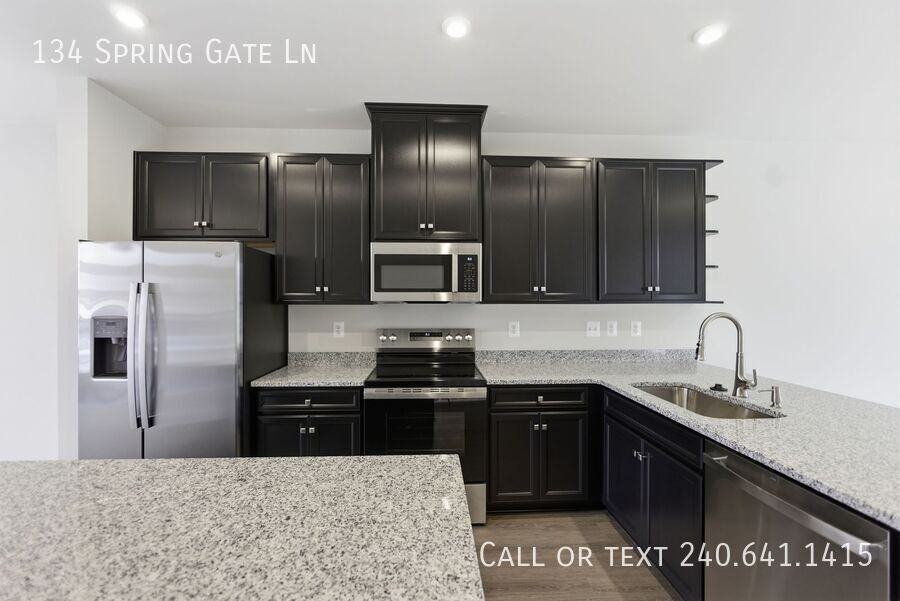 134 Spring Gate Ln - Photo 5 of 24