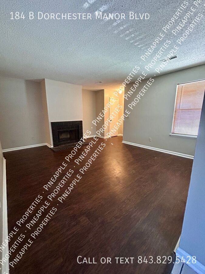 184B Dorchester Manor Blvd - Photo 4 of 5