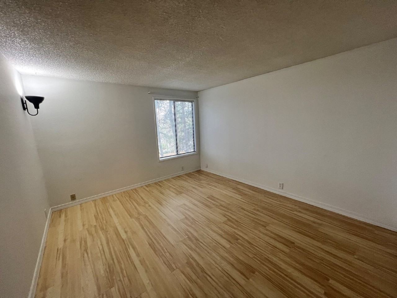 2665 Woodstone Pl - Photo 6 of 14