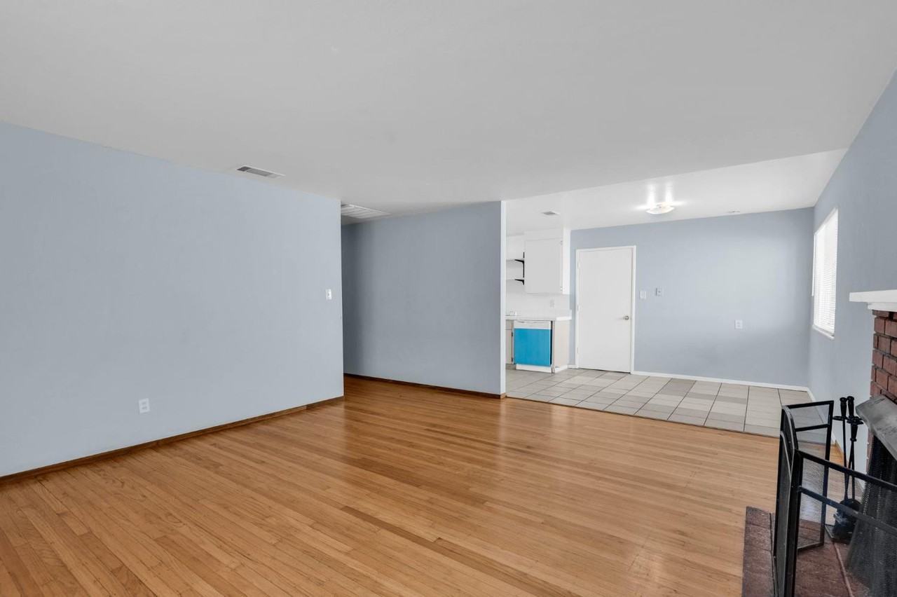 1714 Pole Line Rd - Photo 5 of 24