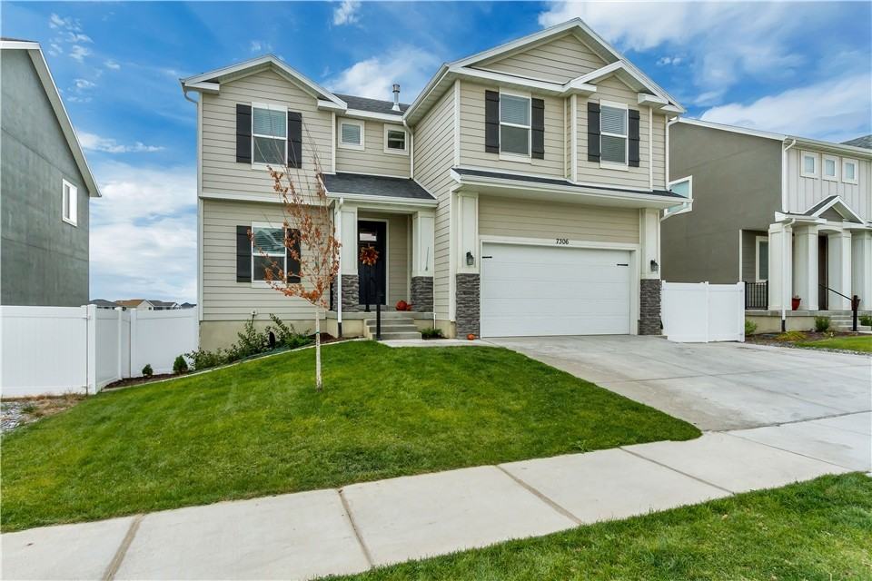 4793 E Silver Ridge Rd - Photo 2 of 33