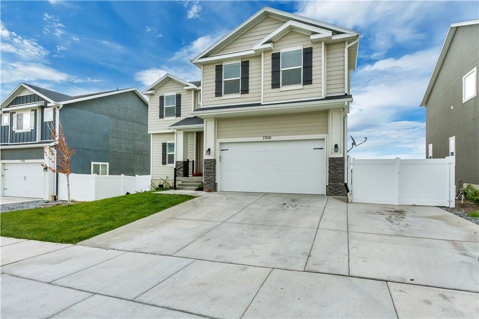 4793 E Silver Ridge Rd - Photo 3 of 33