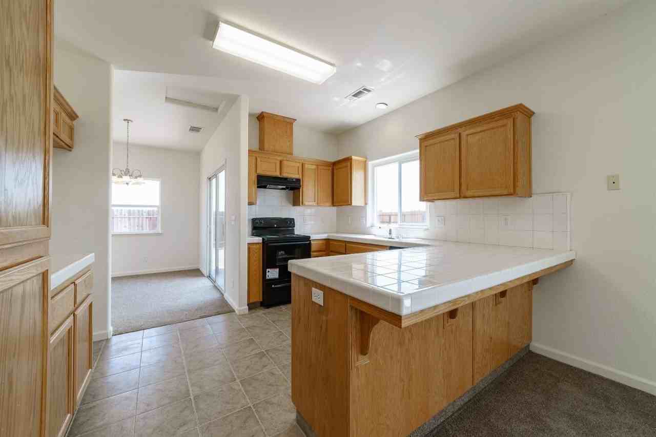 6101 W Keats Ave - Photo 6 of 34