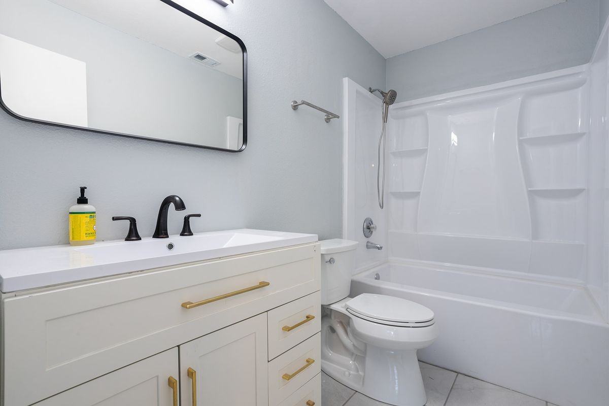 5275 Meadow Rise St - Photo 2 of 27