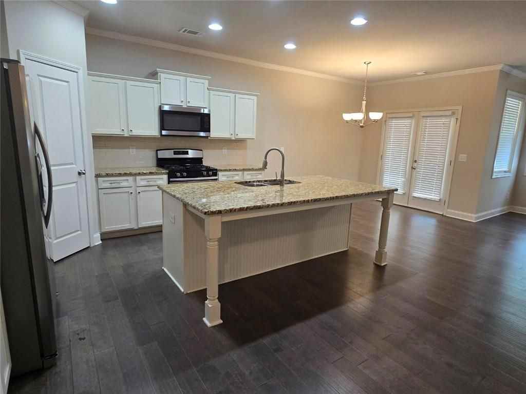 305 Holdings Dr - Photo 3 of 14