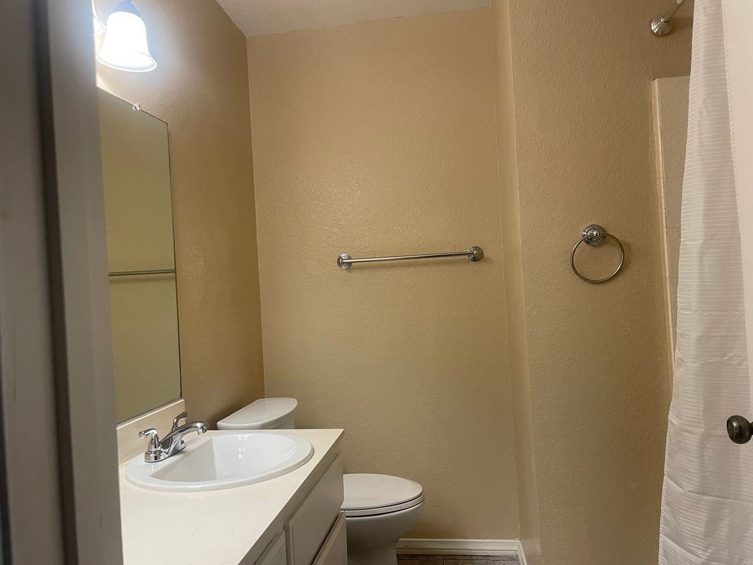 1053 N Wisteria Ave - Photo 6 of 7