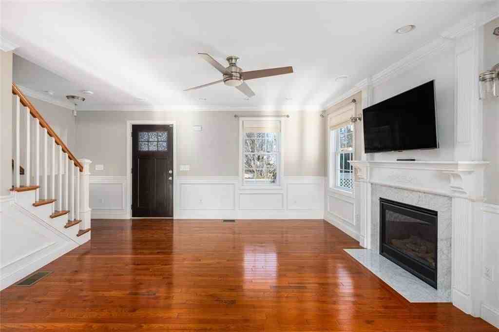 227 Marshall Ave - Photo 5 of 50