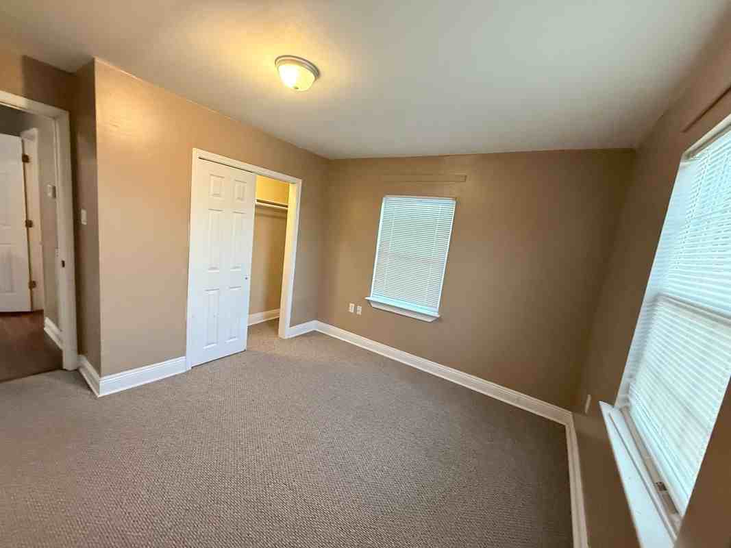 2560 Madrid St - Photo 7 of 11