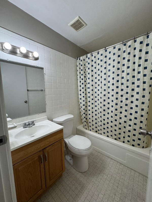 2602 Chesterfield Ct #2 - Photo 5 of 6