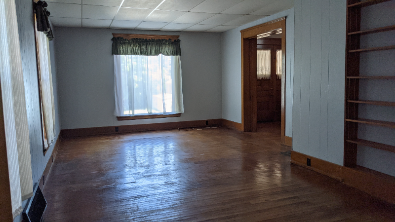 307 Lincoln St - Photo 4 of 9