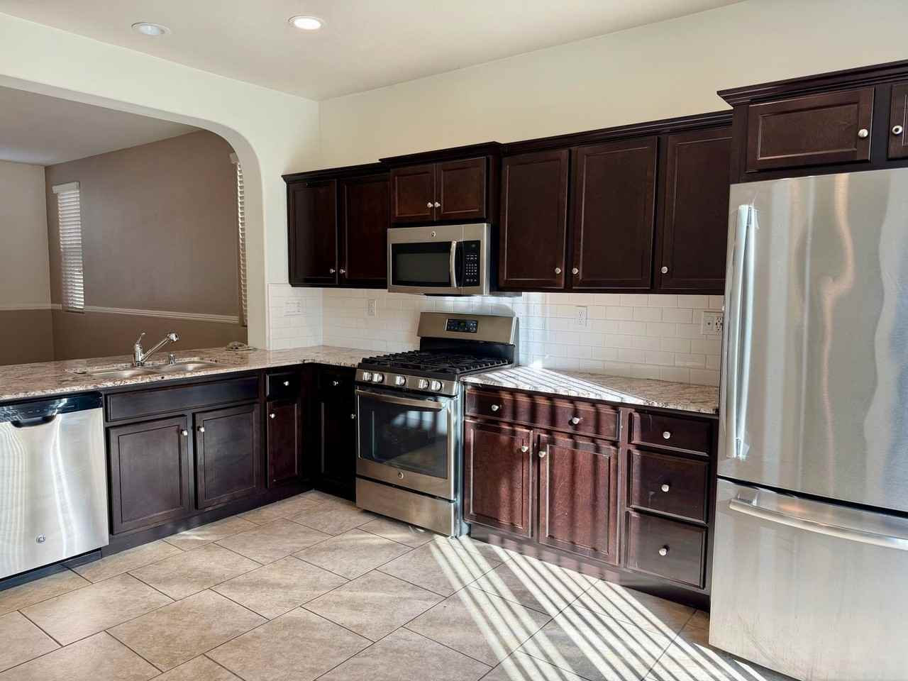 3762 Friendship Ln - Photo 7 of 16