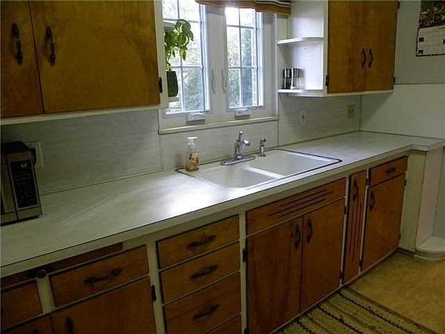 2843 Castleton Avenue - Photo 5 of 14