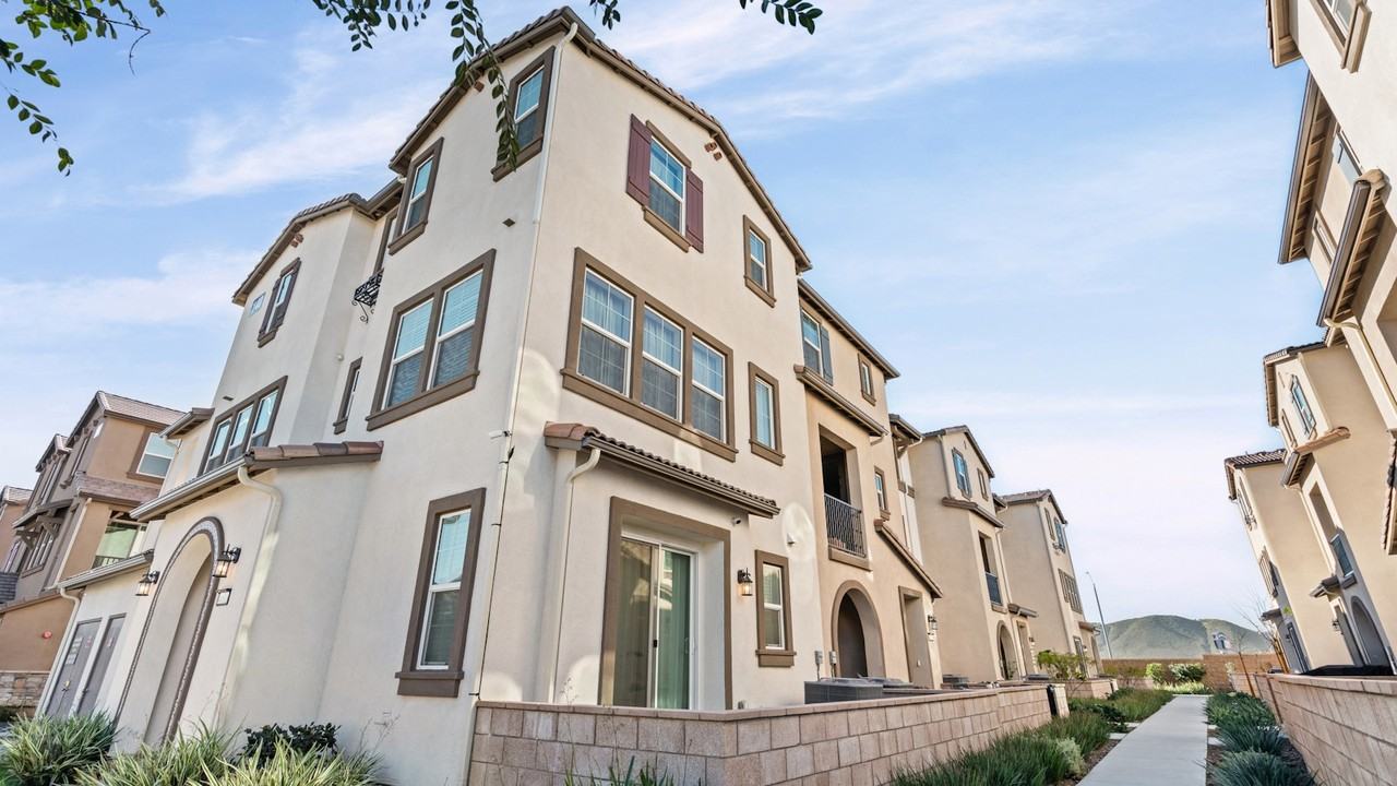 40509 Melrose Dr - Photo 2 of 30