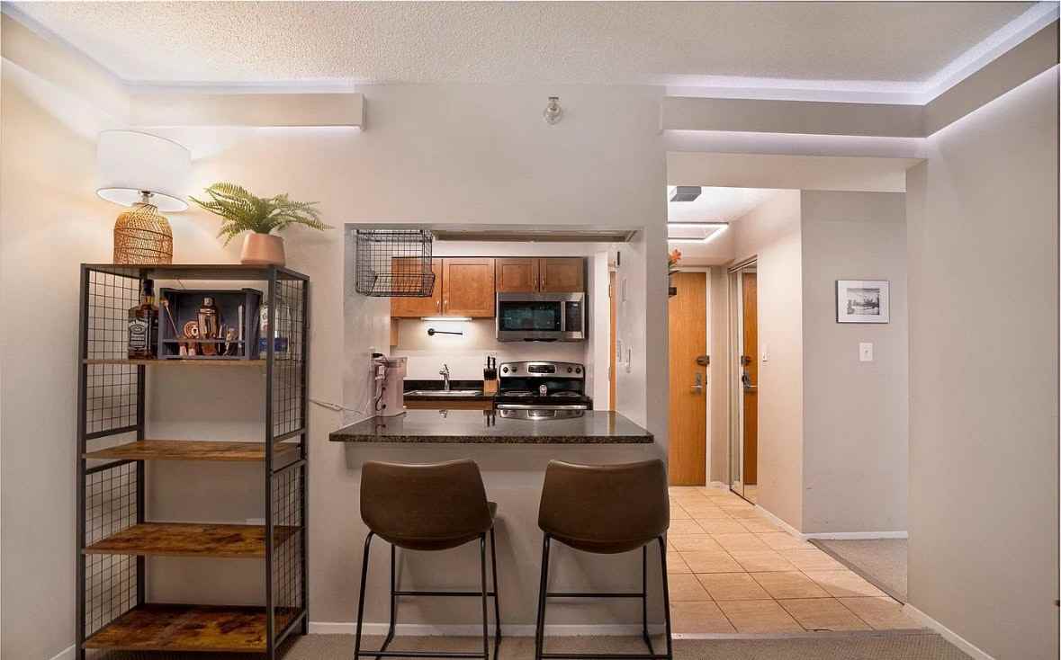 1808 Old Meadow Rd - Photo 4 of 5