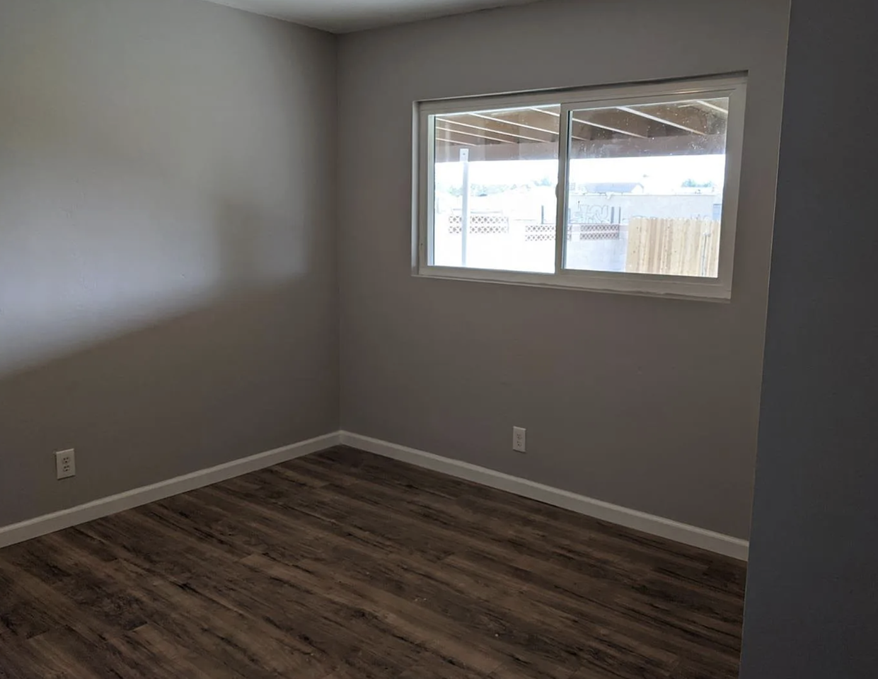 8325 Fillmore Ave - Photo 4 of 12