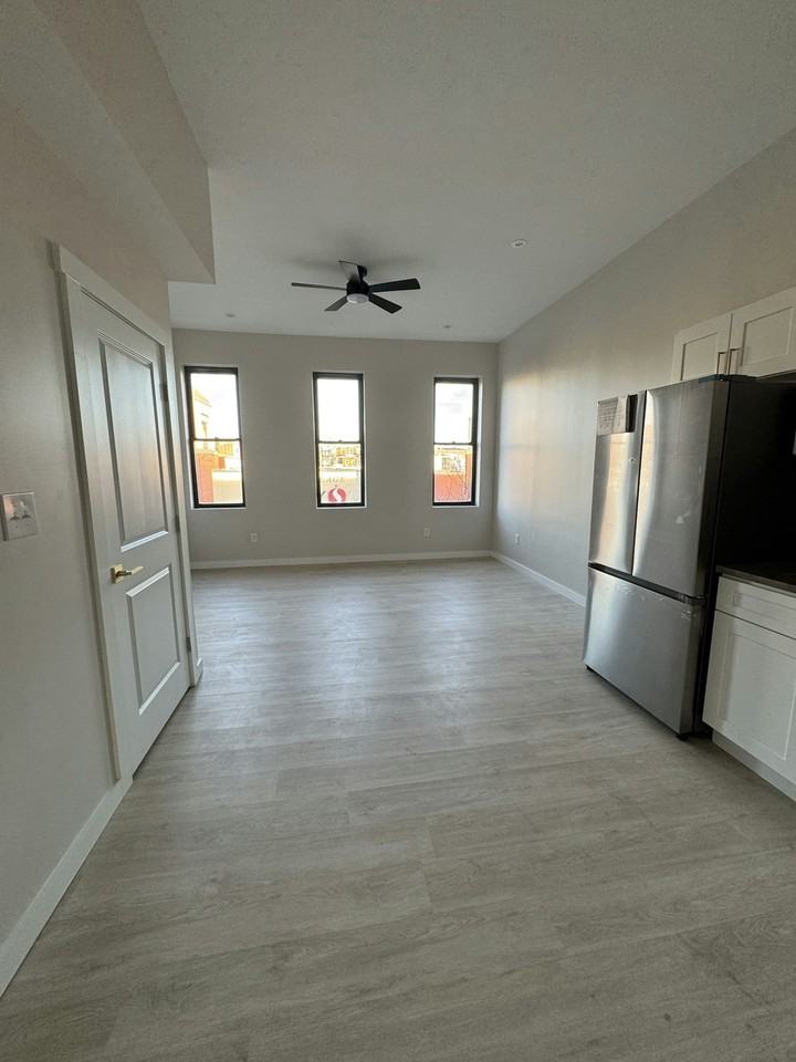 2416 North Charles Street, Unit 3 - Photo 5 of 14
