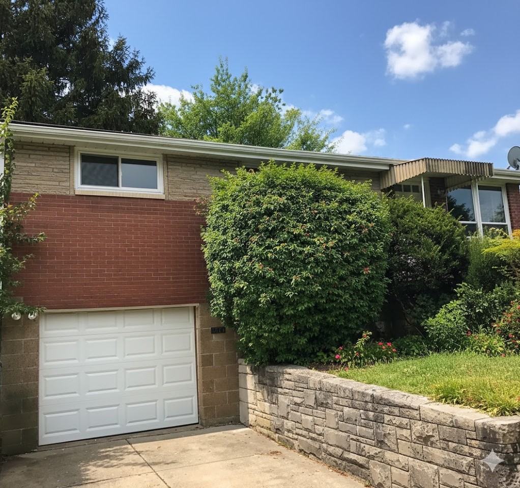 215 Erhardt Drive - Photo 2 of 22