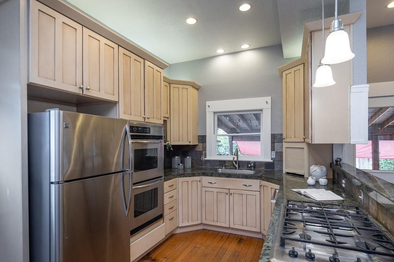 391 N 12th St - Photo 6 of 30