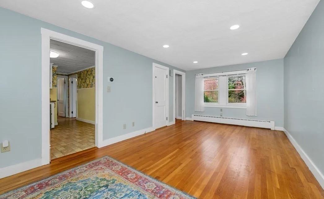 264 Centre St - Photo 3 of 11