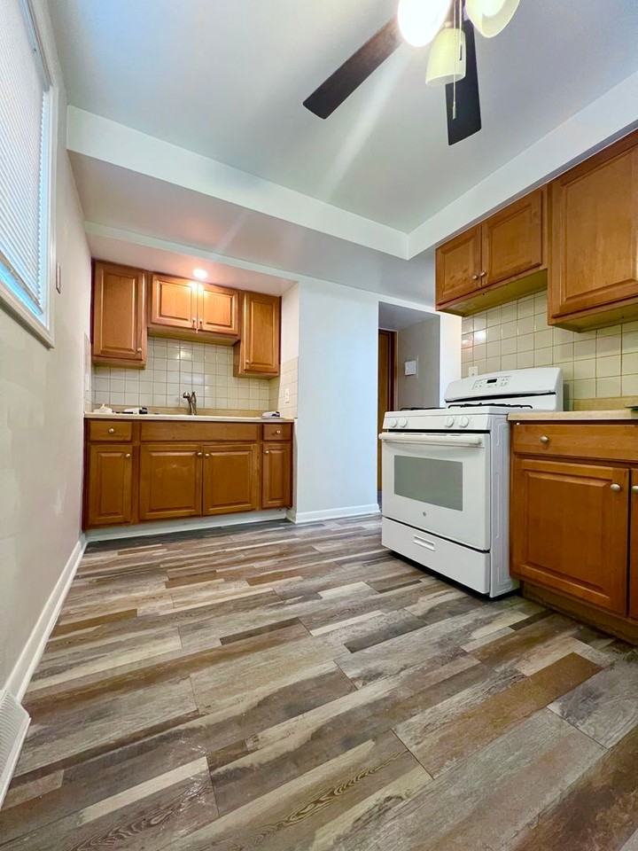 17105 Madison - Photo 2 of 14