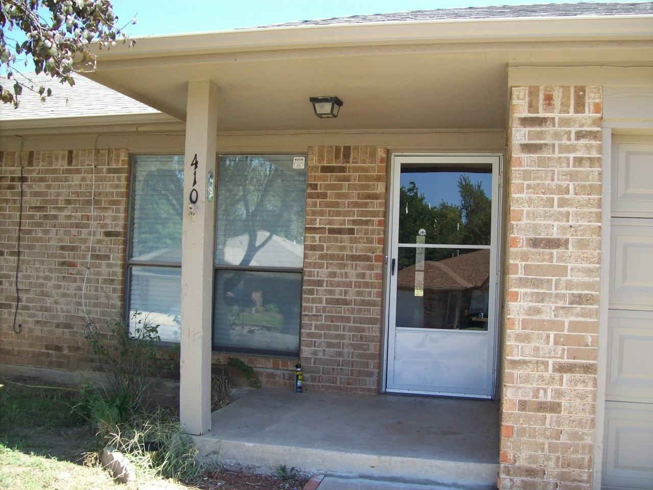 410 South Greengate Drive - Photo 2 of 10