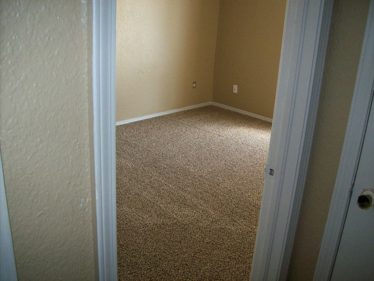 410 South Greengate Drive - Photo 7 of 10