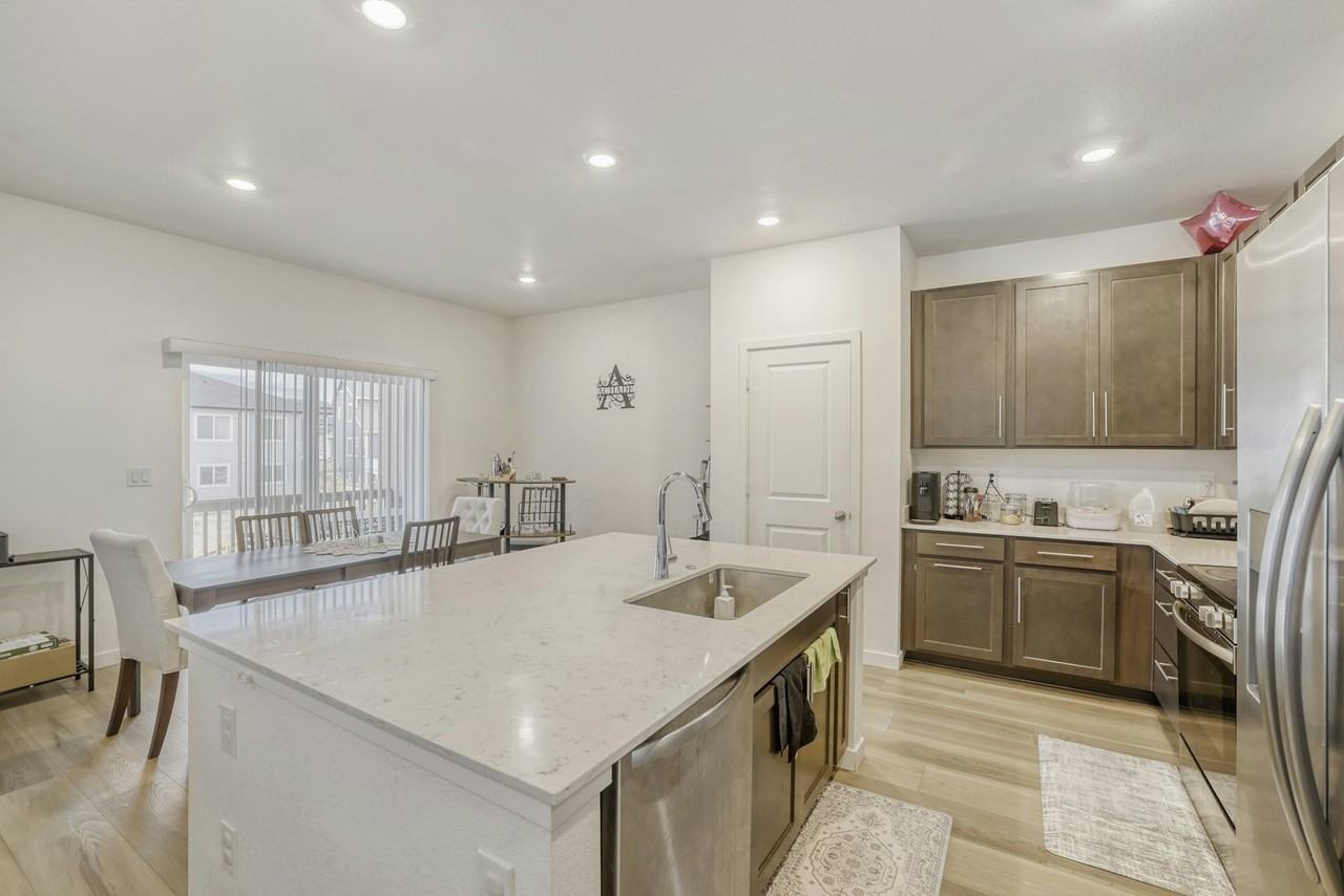 8991 Hightower Street - Photo 5 of 23