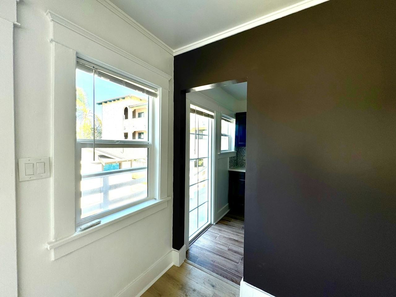 279 Redondo Avenue, Unit 279 Redondo Unit B - Photo 6 of 15