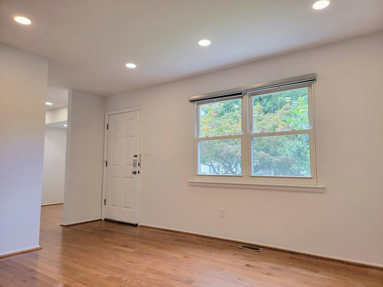 707 Douglass Avenue - Photo 4 of 23