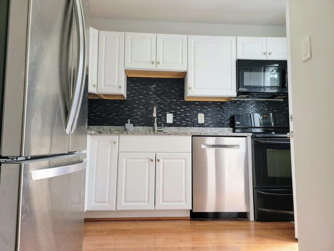 707 Douglass Avenue - Photo 7 of 23