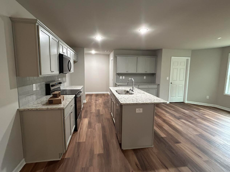 401 Grand Oaks Dr - Photo 4 of 17