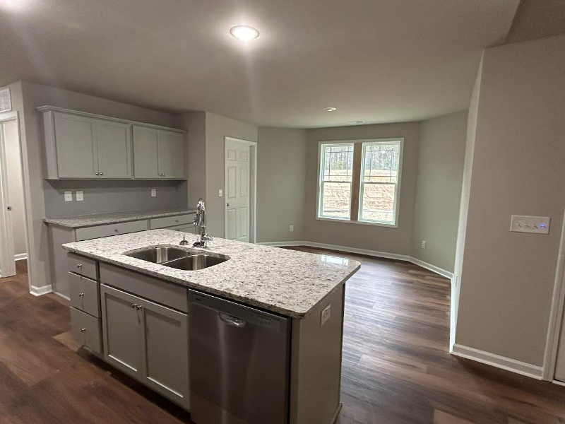 401 Grand Oaks Dr - Photo 6 of 17