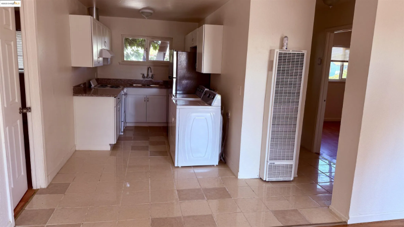 10100 Walnut St #3 - Photo 6 of 7