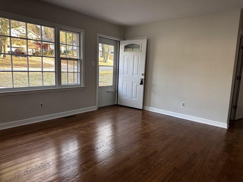 2054 K Court Ave - Photo 3 of 17