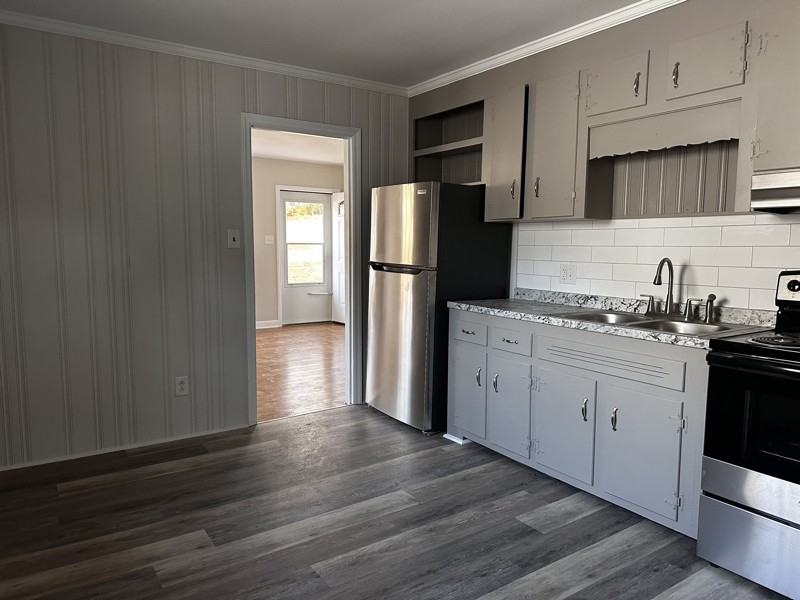 2054 K Court Ave - Photo 7 of 17