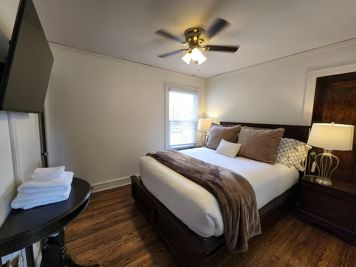 3729 N Seminary Ave - Photo 6 of 10