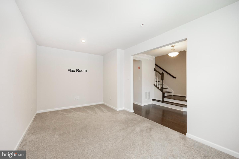 410 Blue Welsh St - Photo 5 of 32