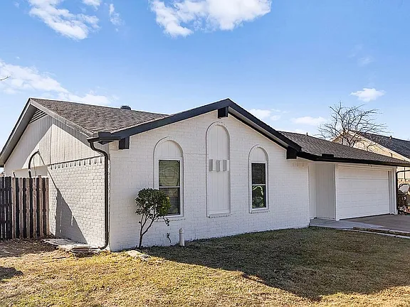 204 Pebblebrook St - Photo 3 of 19