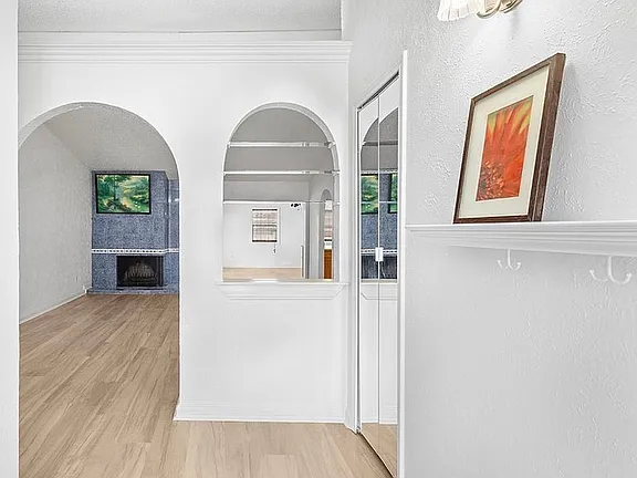 204 Pebblebrook St - Photo 4 of 19