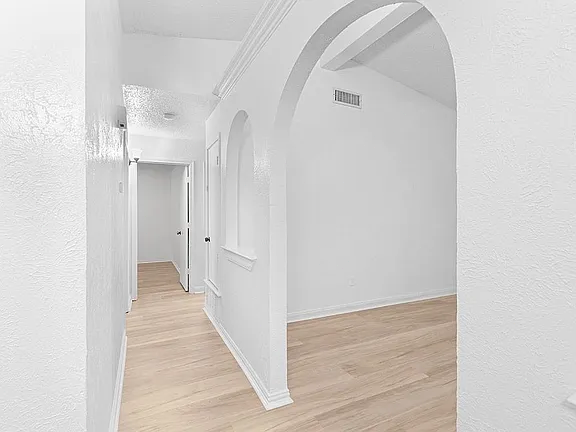 204 Pebblebrook St - Photo 6 of 19