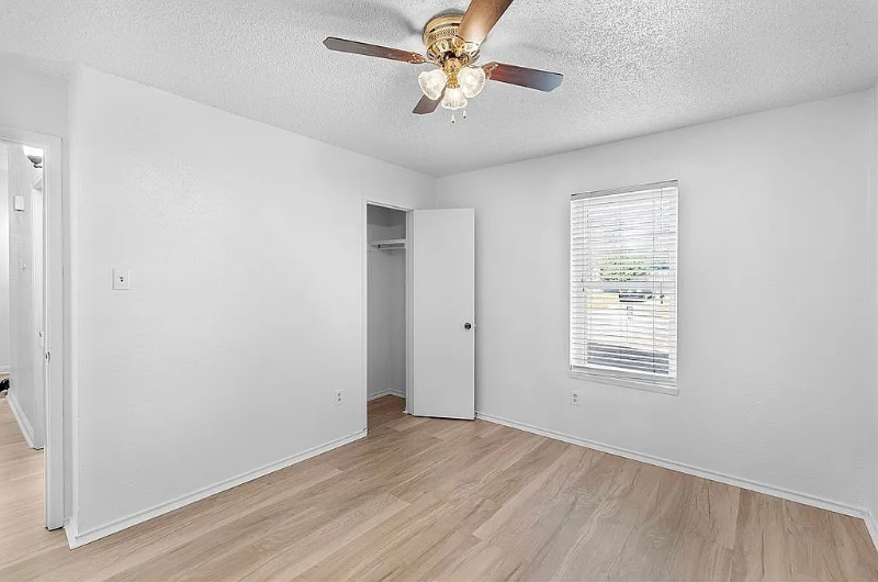 204 Pebblebrook St - Photo 7 of 19