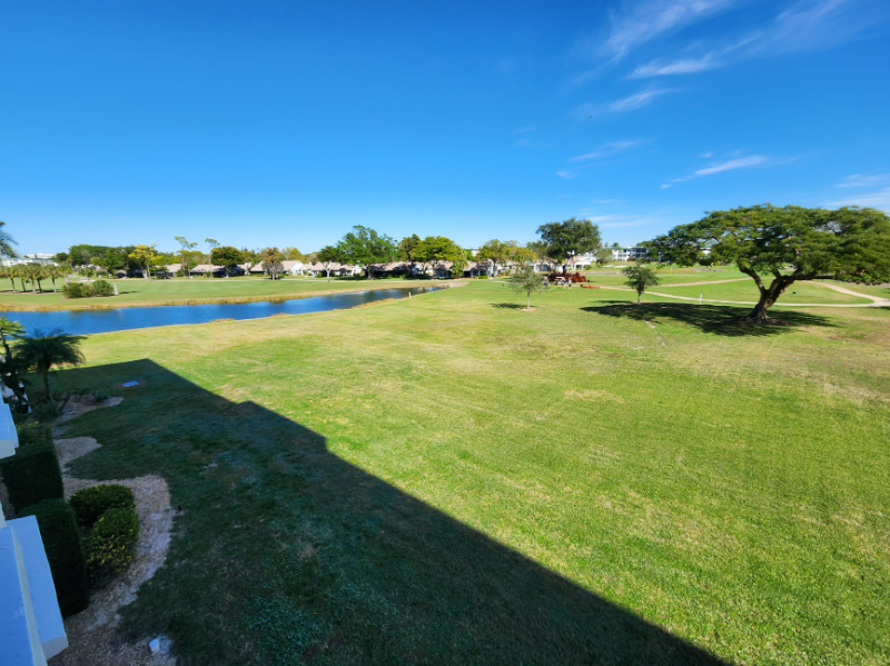 7406 Lake Breeze Dr - Photo 3 of 20