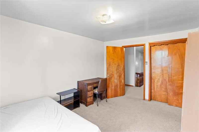 3437 Parkview Ave - Photo 4 of 14