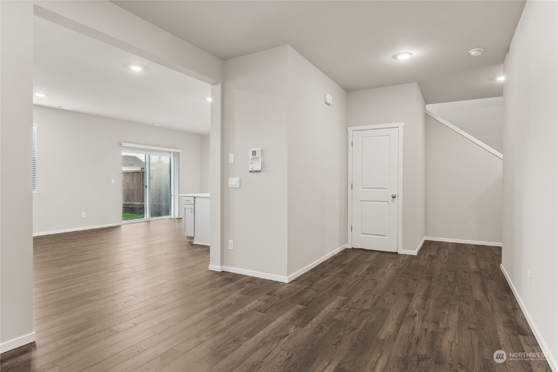 1478 Sw Pendleton Way - Photo 4 of 16