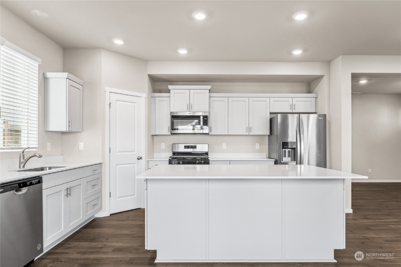 1478 Sw Pendleton Way - Photo 5 of 16